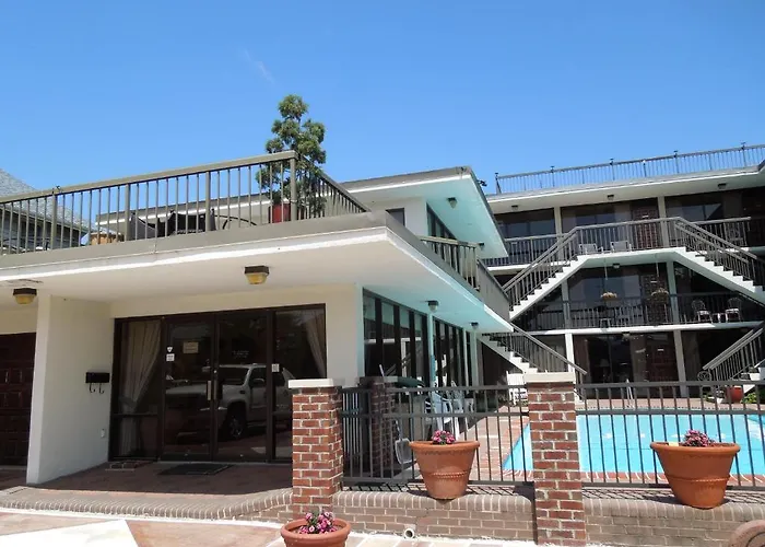 Alamar Resort Inn