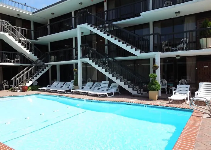 Alamar Resort Inn